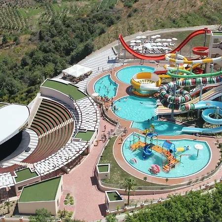 Gold Private Pool 3+1 With Free Aquapark Апартаменти